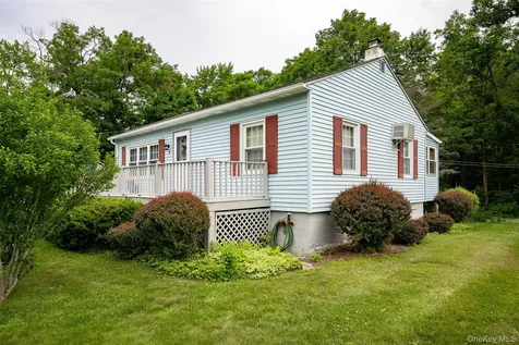 45 Holt Road Hyde Park NY 12538