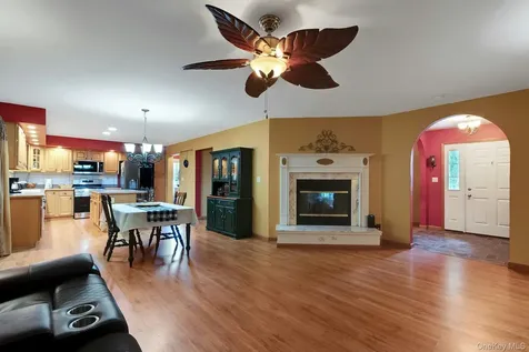 188 Hoyt Street Port Ewen NY 12466