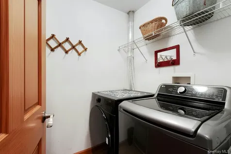 188 Hoyt Street Port Ewen NY 12466
