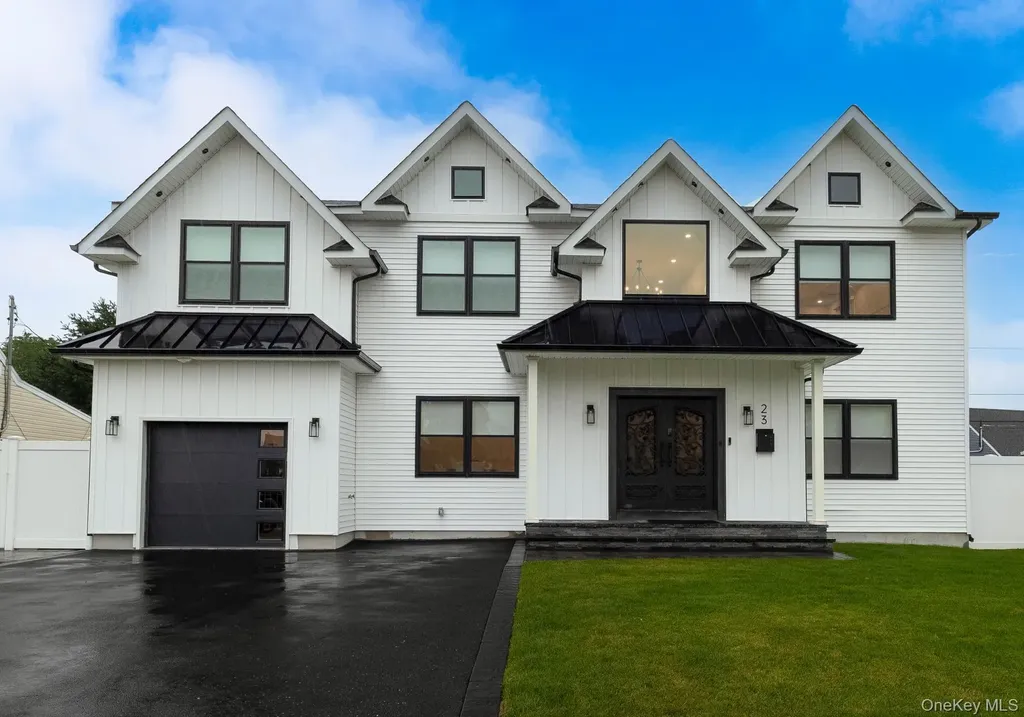 23 Faith Lane Westbury NY 11590