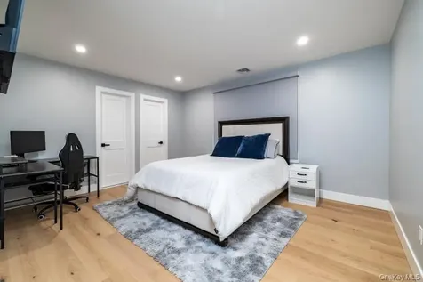 23 Faith Lane Westbury NY 11590