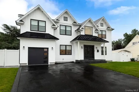 23 Faith Lane Westbury NY 11590