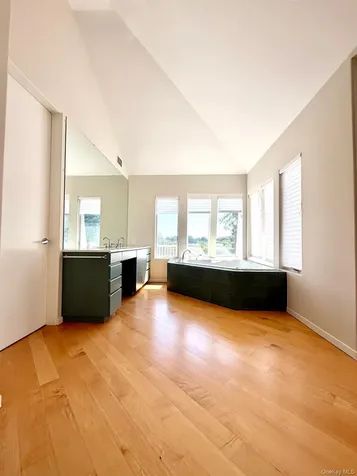 18 Pine Tree Lane Westhampton NY 11977