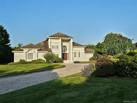 18 Pine Tree Lane Westhampton NY 11977