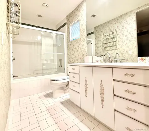 18 Pine Tree Lane Westhampton NY 11977