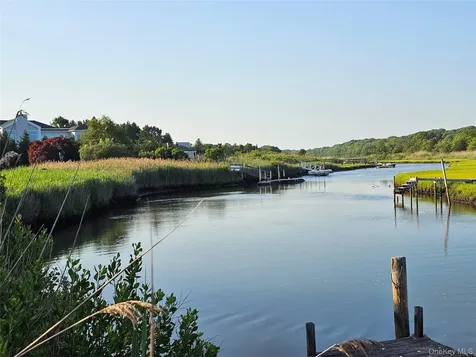 18 Pine Tree Lane Westhampton NY 11977