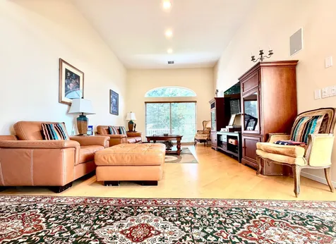 18 Pine Tree Lane Westhampton NY 11977