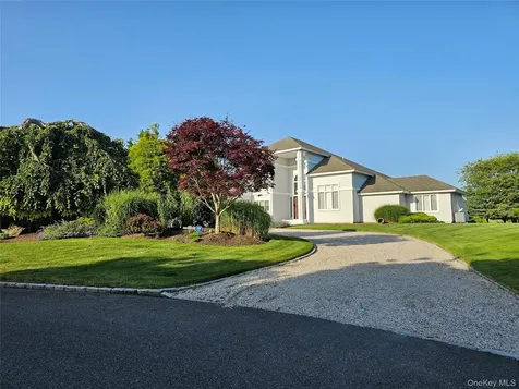 18 Pine Tree Lane Westhampton NY 11977