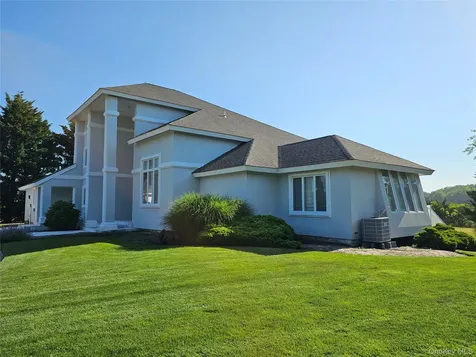 18 Pine Tree Lane Westhampton NY 11977
