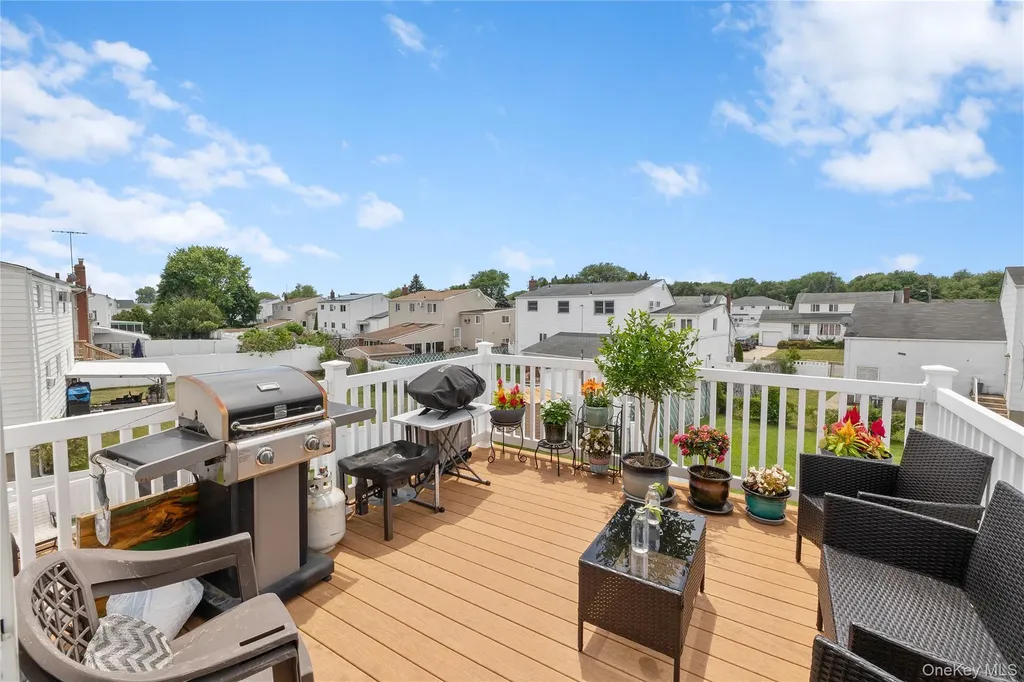 22 Marilyn Court West Babylon NY 11704