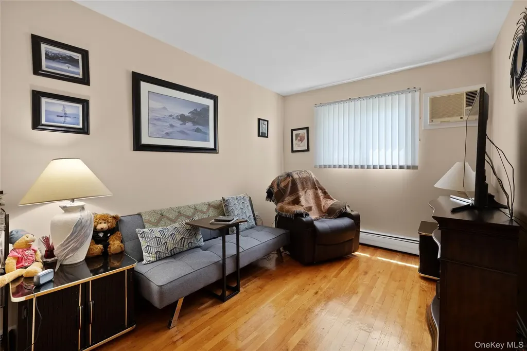 22 Marilyn Court West Babylon NY 11704