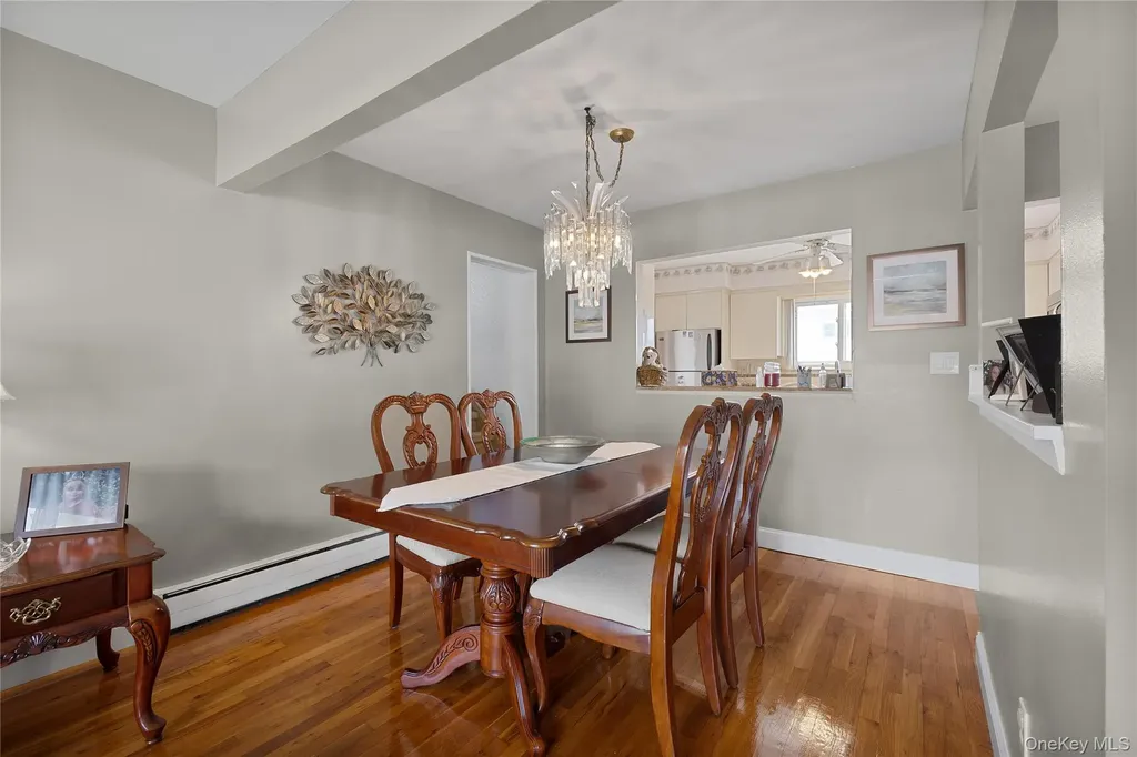 22 Marilyn Court West Babylon NY 11704