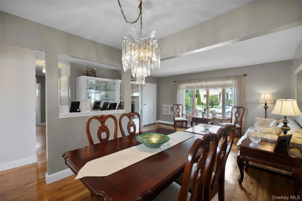 22 Marilyn Court West Babylon NY 11704