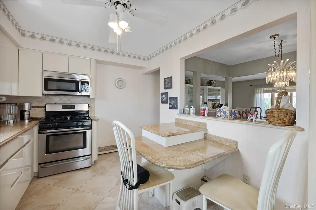 22 Marilyn Court West Babylon NY 11704