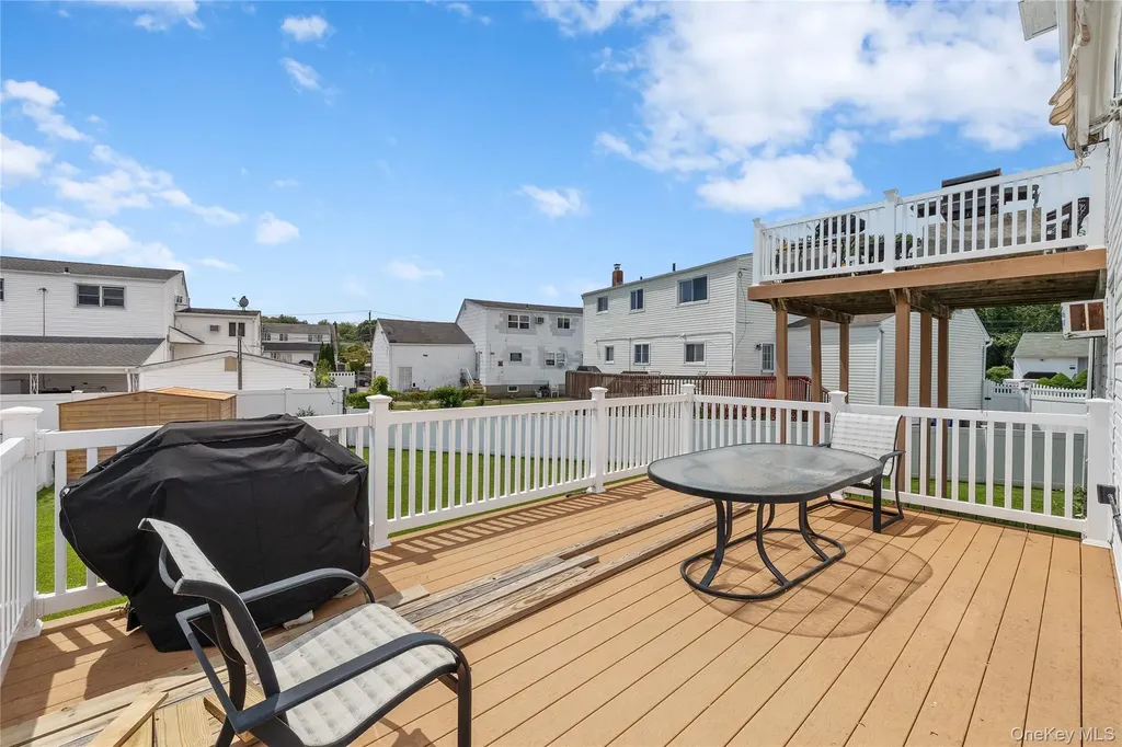 22 Marilyn Court West Babylon NY 11704