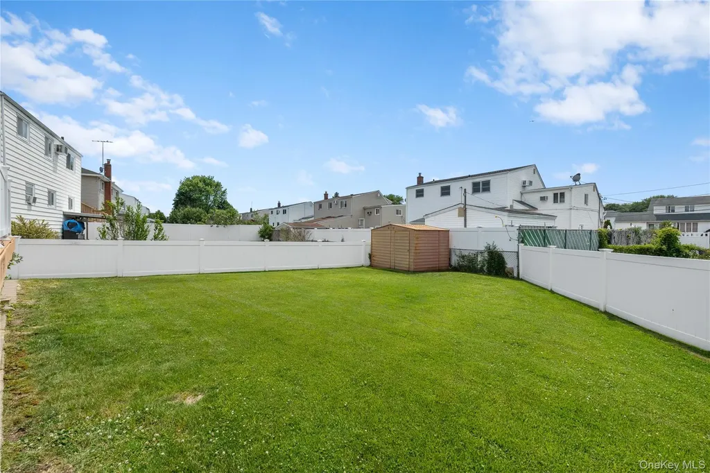 22 Marilyn Court West Babylon NY 11704