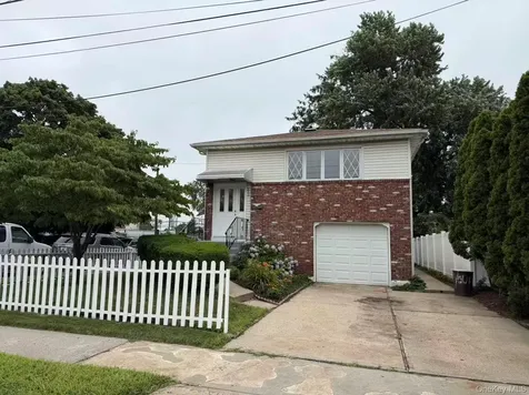 858 Oliver Avenue Westbury NY 11590