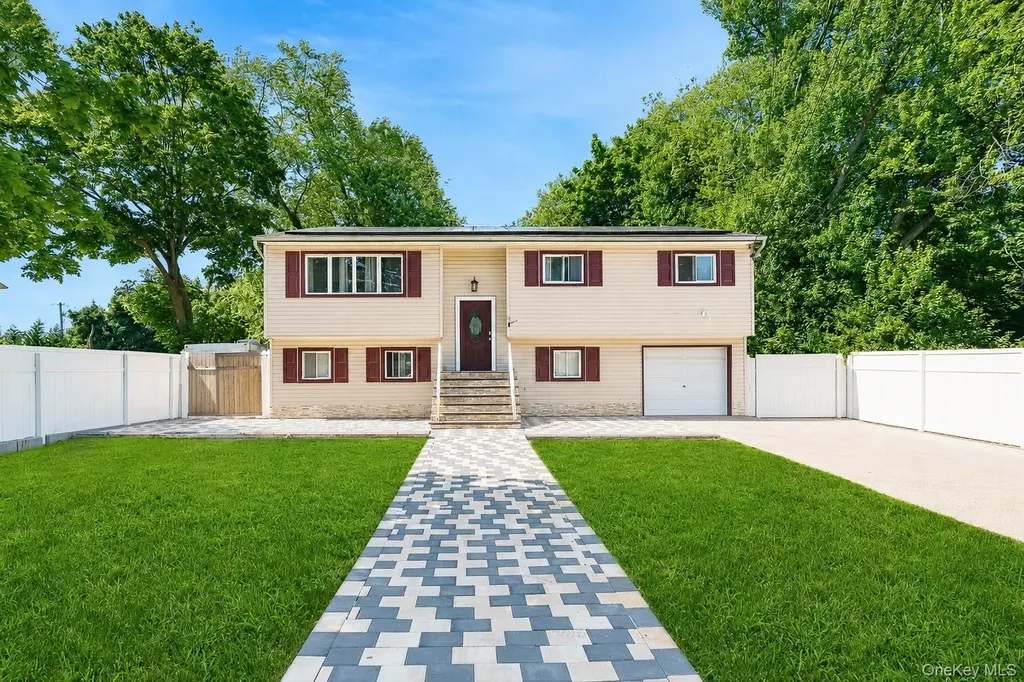9 Hamlin Avenue West Babylon NY 11704