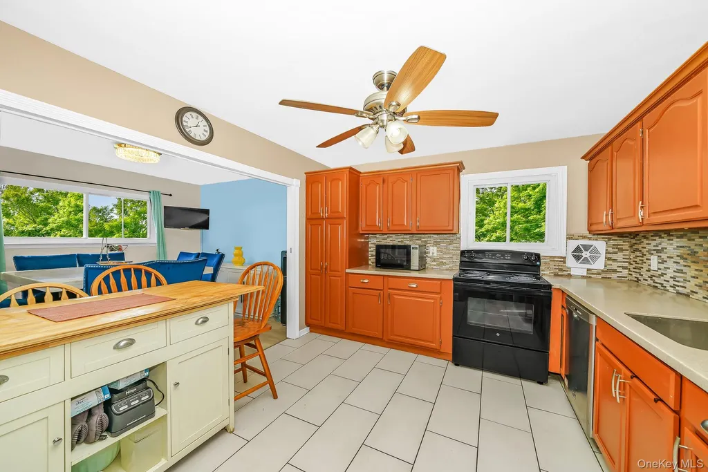 9 Hamlin Avenue West Babylon NY 11704