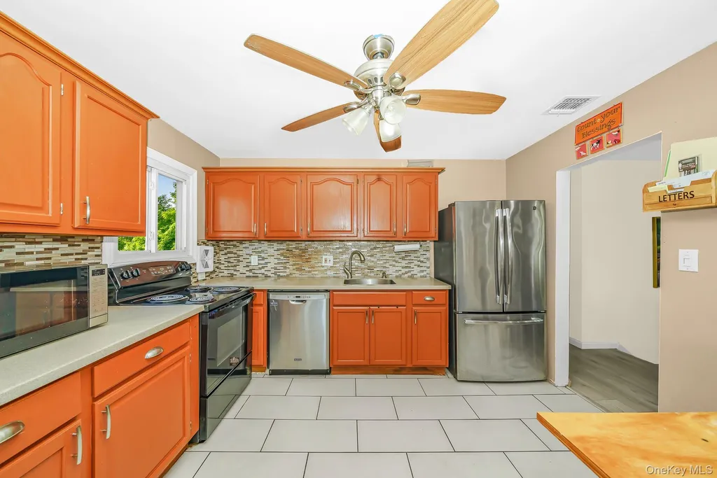 9 Hamlin Avenue West Babylon NY 11704