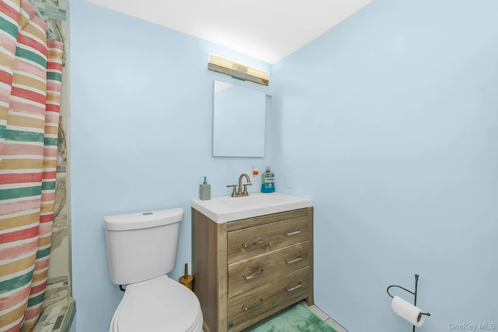 9 Hamlin Avenue West Babylon NY 11704
