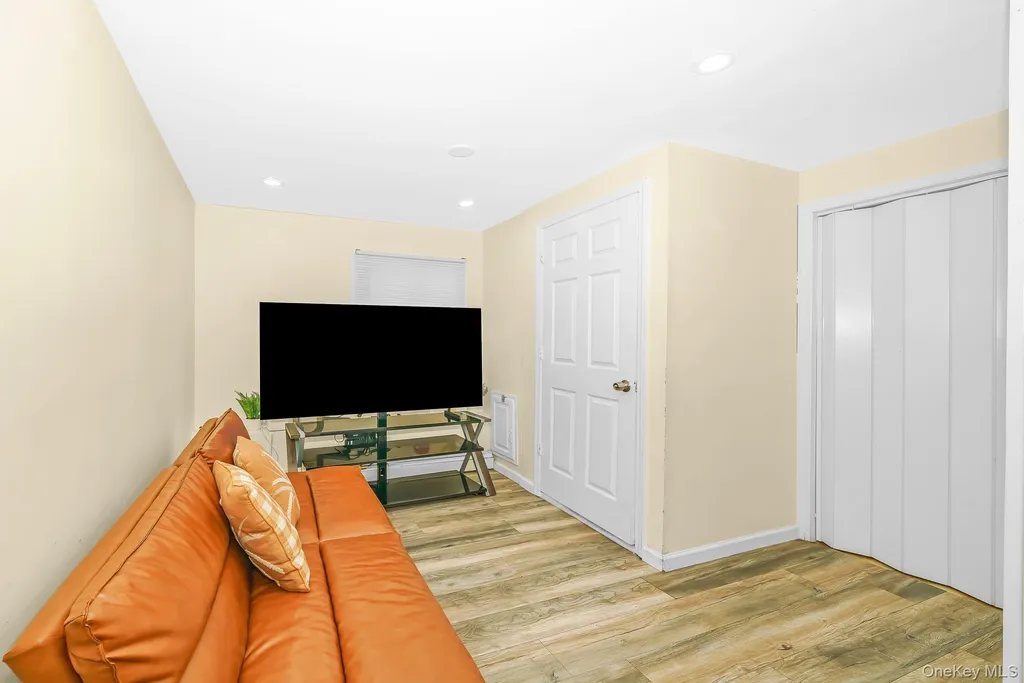 9 Hamlin Avenue West Babylon NY 11704