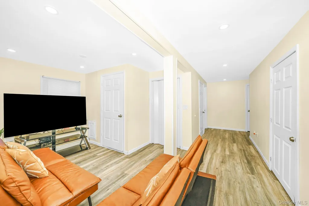 9 Hamlin Avenue West Babylon NY 11704