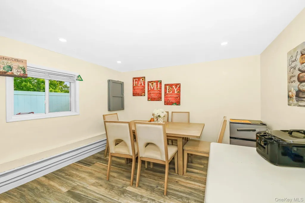 9 Hamlin Avenue West Babylon NY 11704