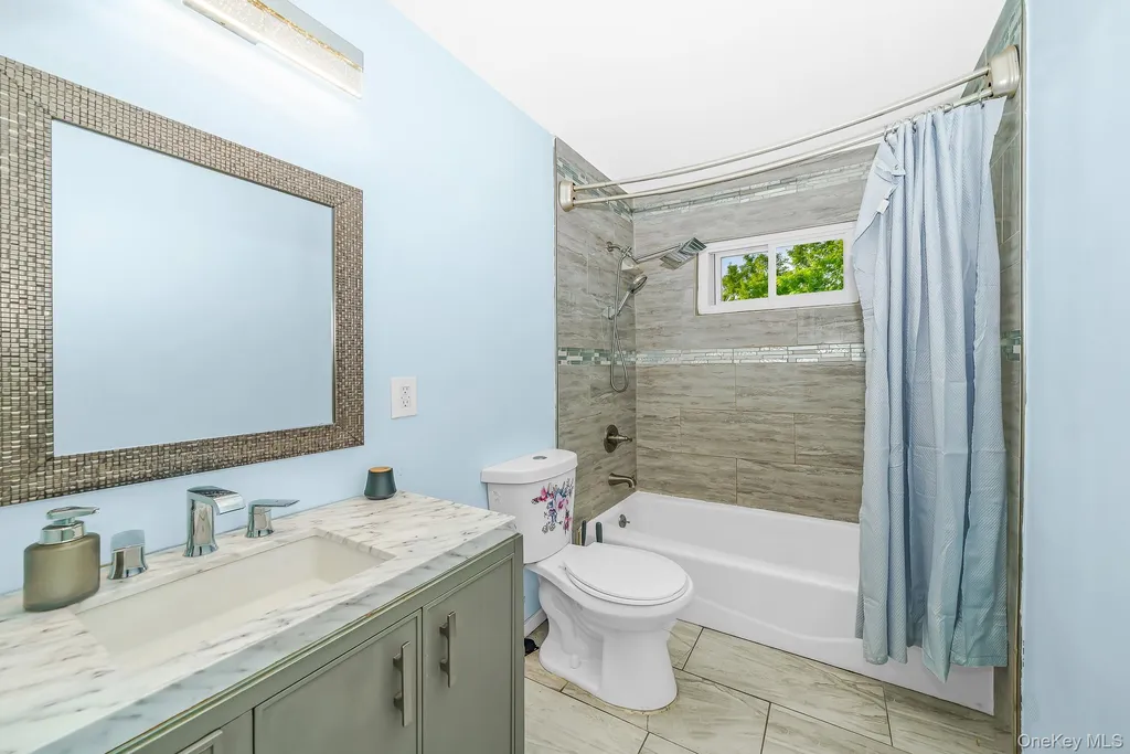 9 Hamlin Avenue West Babylon NY 11704