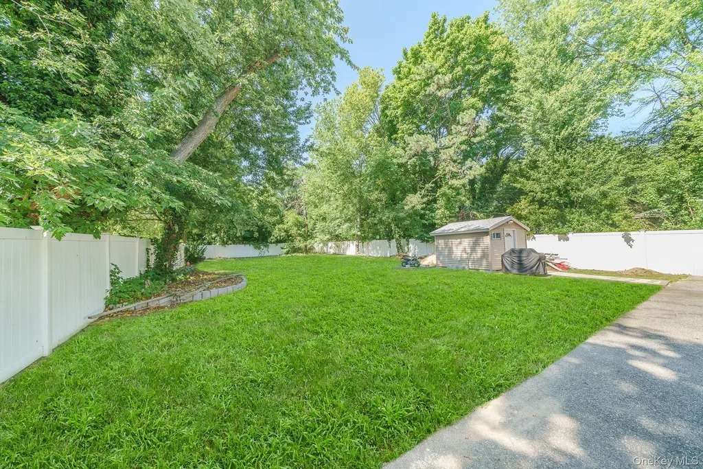 9 Hamlin Avenue West Babylon NY 11704
