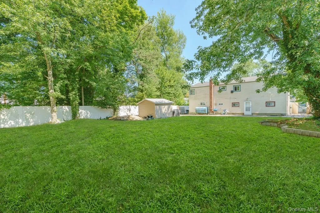 9 Hamlin Avenue West Babylon NY 11704