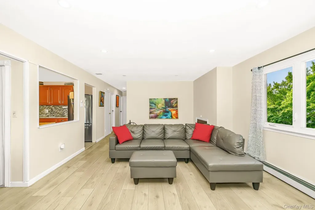 9 Hamlin Avenue West Babylon NY 11704