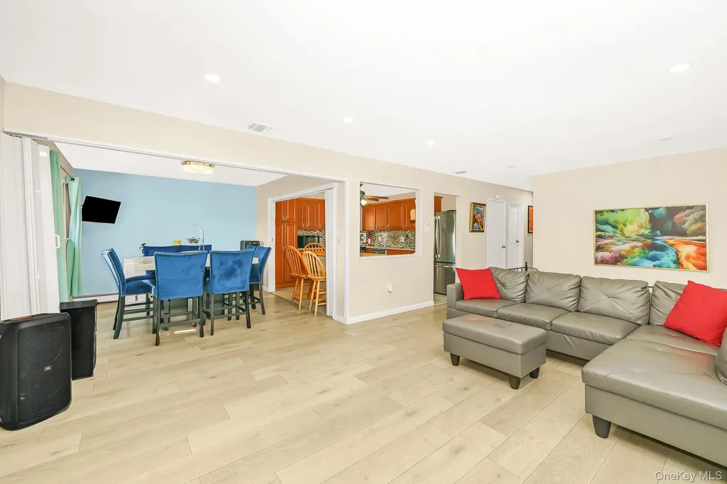 9 Hamlin Avenue West Babylon NY 11704