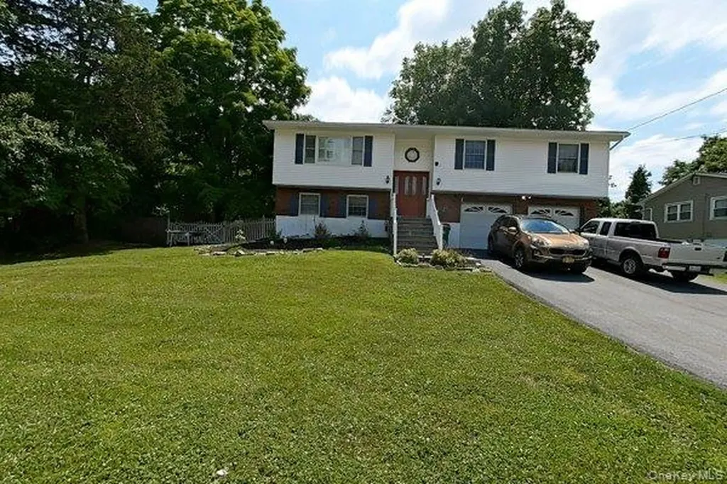 5 Colette Drive Poughkeepsie NY 12601