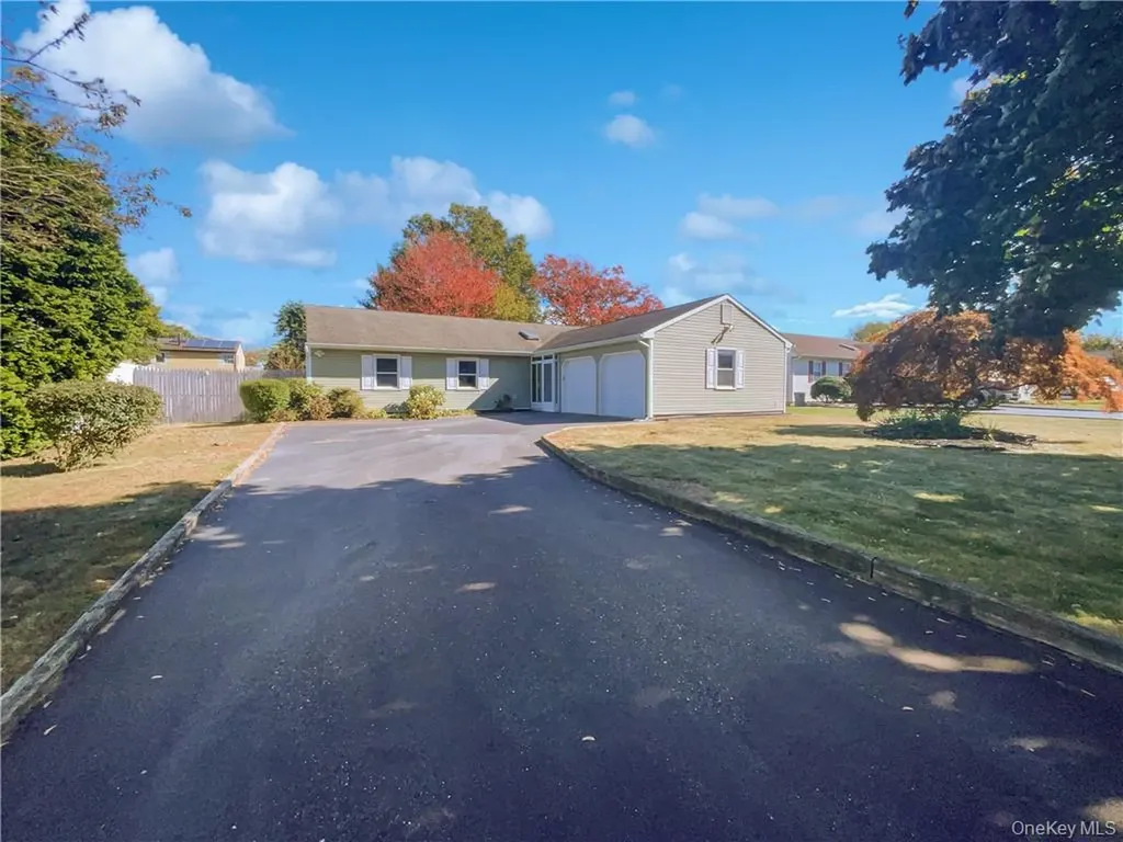 11 Frost Valley Drive East Patchogue NY 11772
