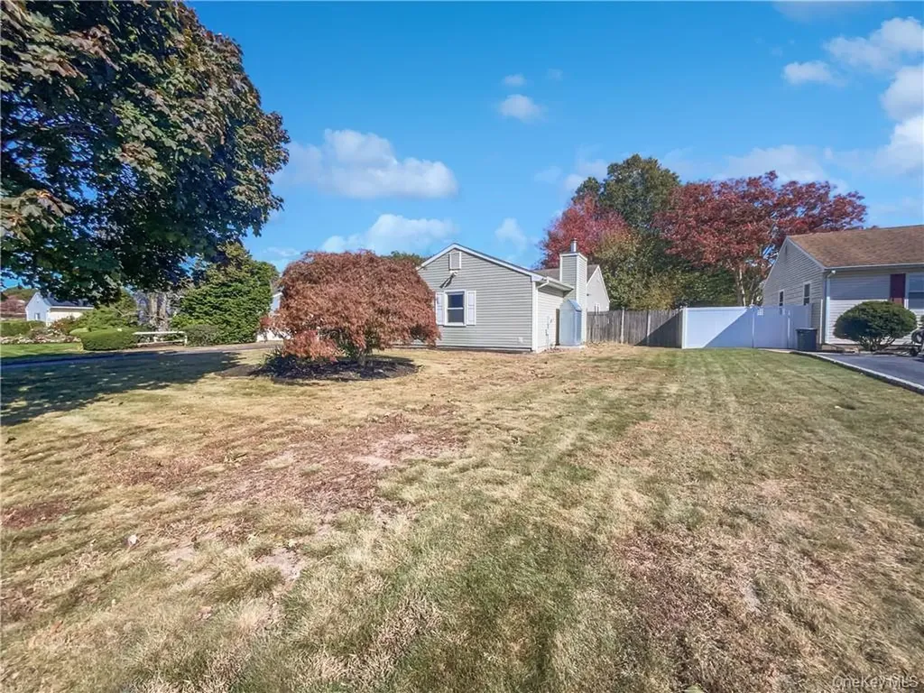 11 Frost Valley Drive East Patchogue NY 11772