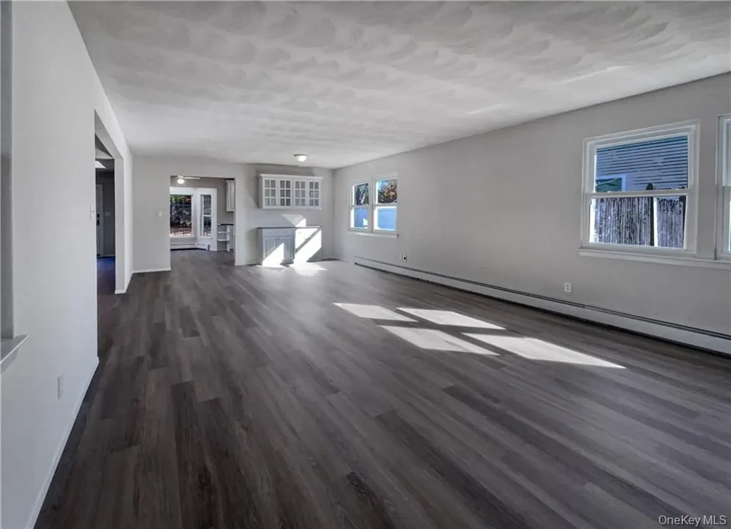 11 Frost Valley Drive East Patchogue NY 11772