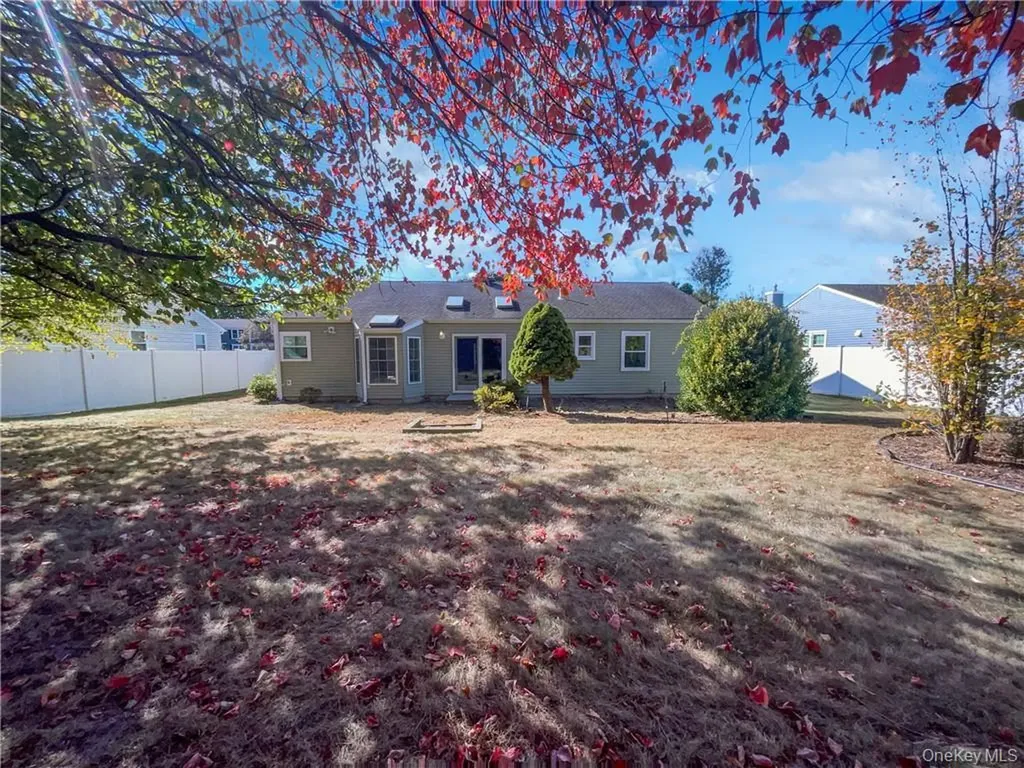 11 Frost Valley Drive East Patchogue NY 11772