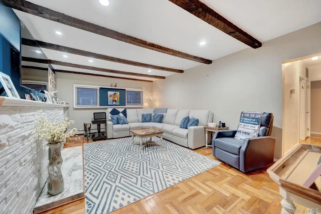 327 Wynsum Avenue Merrick NY 11566