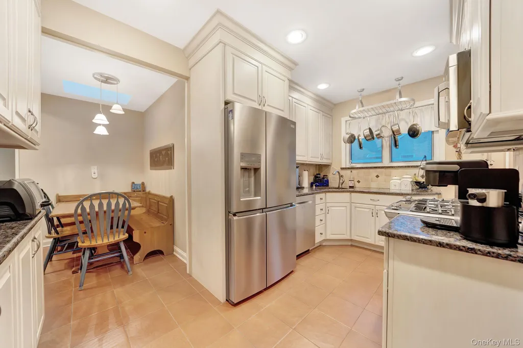 327 Wynsum Avenue Merrick NY 11566