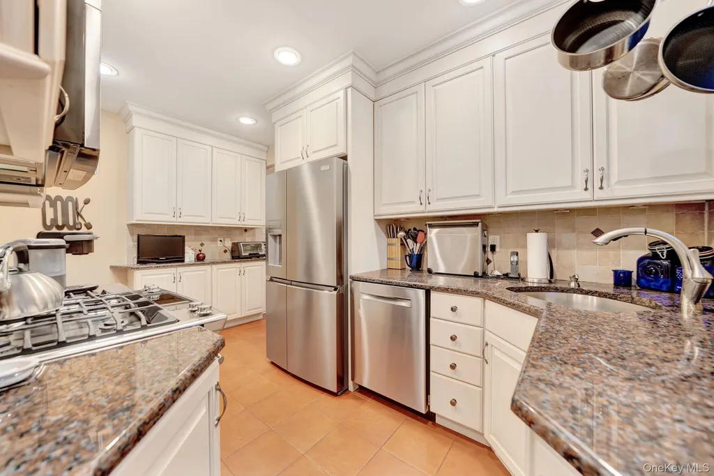 327 Wynsum Avenue Merrick NY 11566