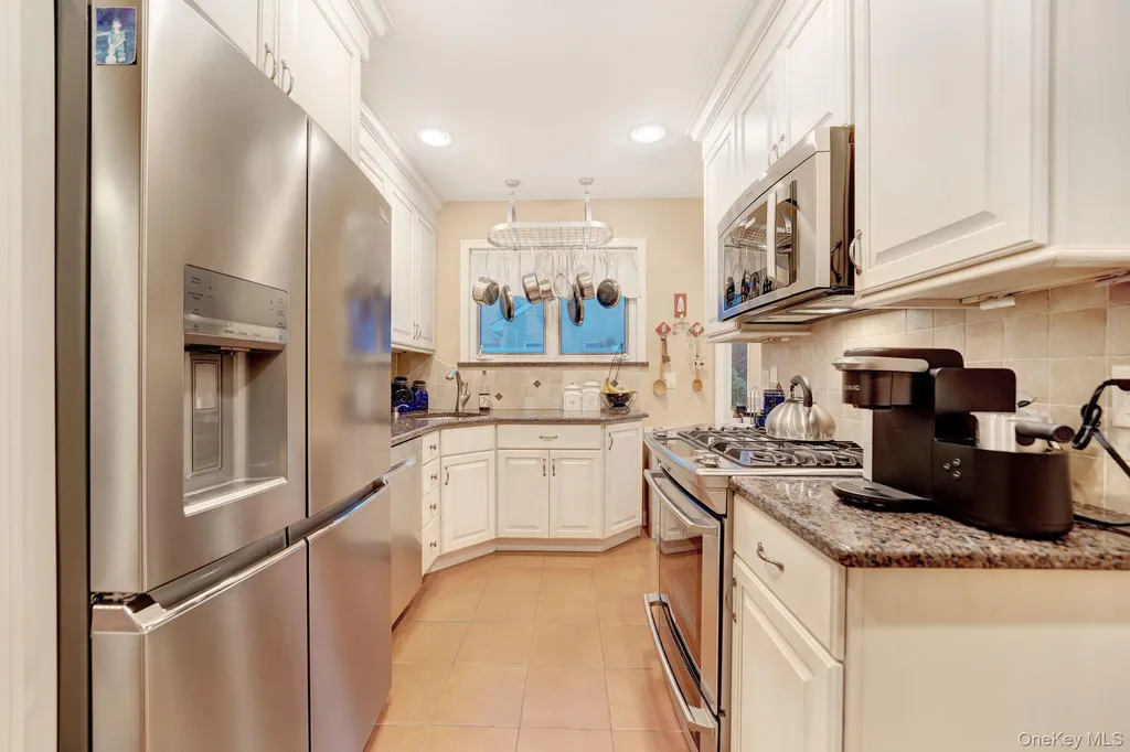 327 Wynsum Avenue Merrick NY 11566