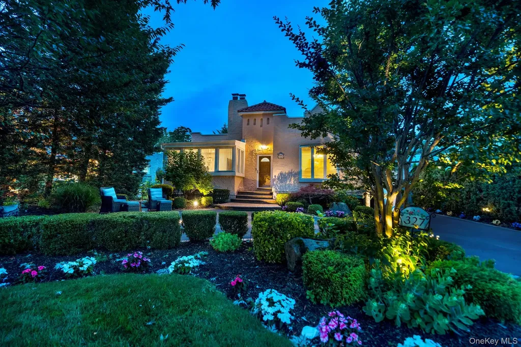 327 Wynsum Avenue Merrick NY 11566