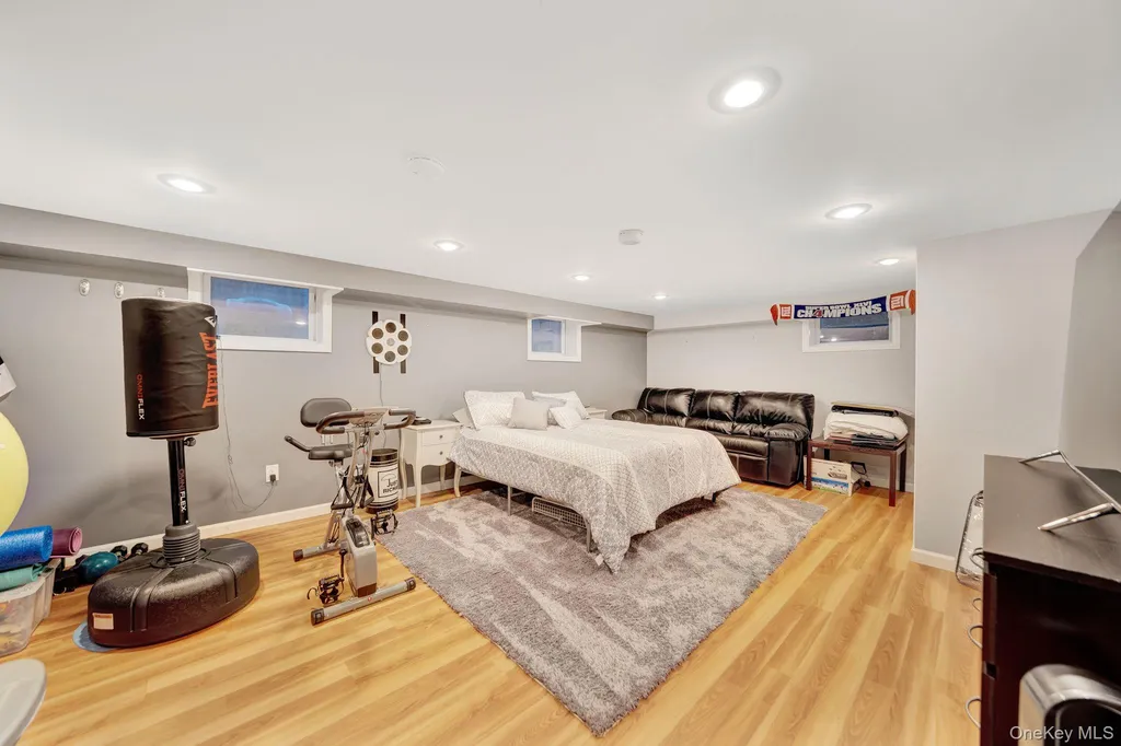 327 Wynsum Avenue Merrick NY 11566