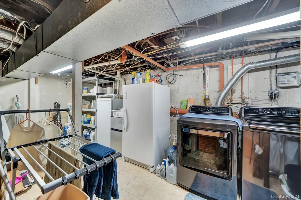 327 Wynsum Avenue Merrick NY 11566