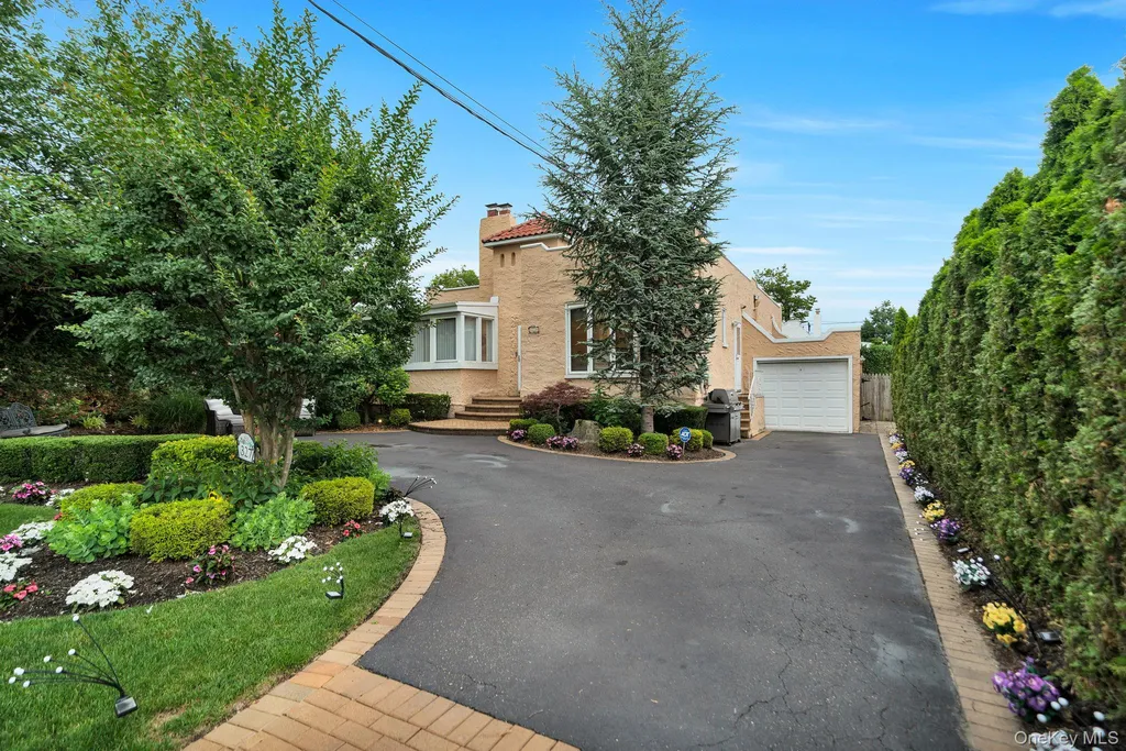 327 Wynsum Avenue Merrick NY 11566