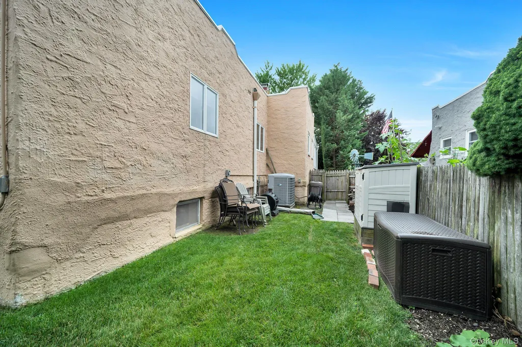 327 Wynsum Avenue Merrick NY 11566