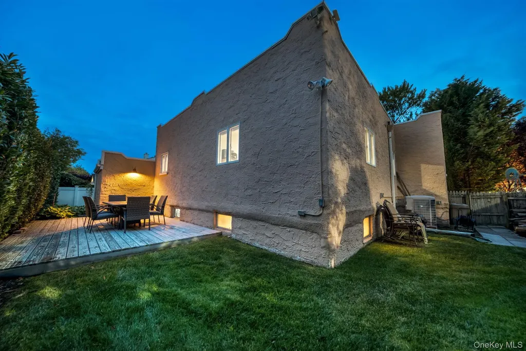 327 Wynsum Avenue Merrick NY 11566