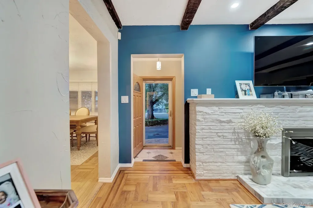 327 Wynsum Avenue Merrick NY 11566