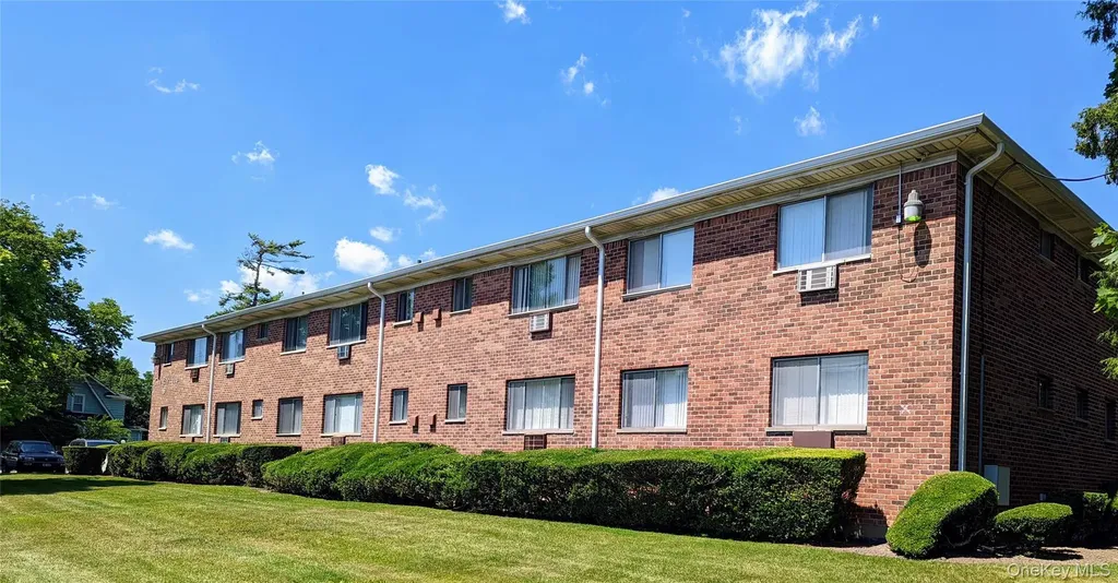 91 South Clinton Avenue Bay Shore NY 11706